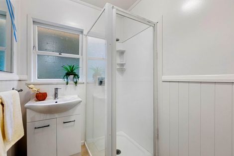 Photo of property in 2/28 Gordon Avenue, Milford, Auckland, 0620