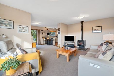 Photo of property in 66 Welcome Bay Road, Welcome Bay, Tauranga, 3112