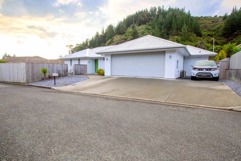 Photo of property in 3 Tussock Place, Stoke, Nelson, 7011