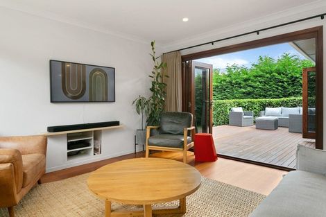Photo of property in 50 Te Hatepe Avenue, Taupo, 3330