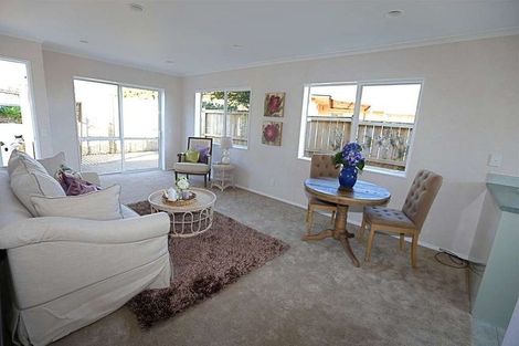 Photo of property in 50 Corta Bella Place, Golflands, Auckland, 2013