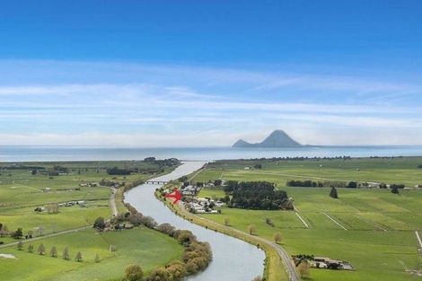 Photo of property in 33-35 East Bank Road, Thornton, Whakatane, 3193