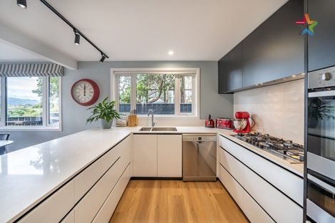 Photo of property in 27 Wyndrum Avenue, Waterloo, Lower Hutt, 5011