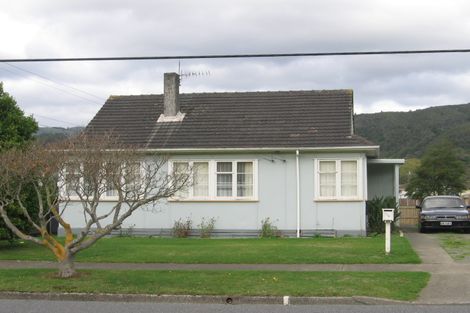 Photo of property in 136 Reynolds Street, Taita, Lower Hutt, 5011