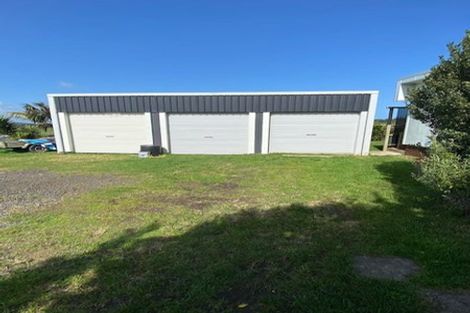 Photo of property in 84 Kaihau Road, Karioitahi, Waiuku, 2683