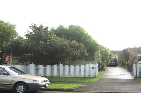 Photo of property in 25 Glennandrew Drive, Half Moon Bay, Auckland, 2012