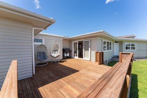 Photo of property in 8 Essex Place, Milson, Palmerston North, 4414