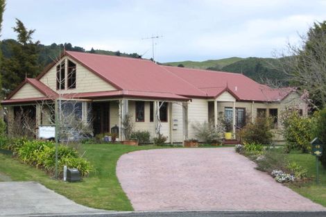 Photo of property in 19 Gibbs Place, Kinloch, Taupo, 3377