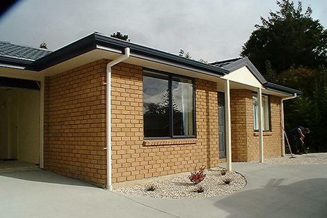 Photo of property in 43a Clayburn Road, Glen Eden, Auckland, 0602