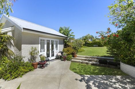 Photo of property in 18 Hamana Street, Narrow Neck, Auckland, 0622