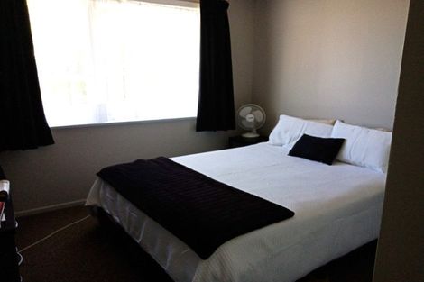 Photo of property in 5 Prestige Place, Maoribank, Upper Hutt, 5018