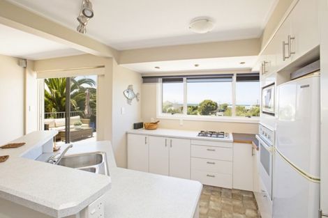 Photo of property in 57 Pinedale Crescent, Riversdale Beach, Masterton, 5872