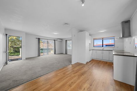 Photo of property in 1 Dalmahoy Place, Wattle Downs, Auckland, 2103