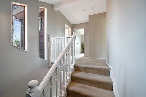 Photo of property in 10 San Fernando Way, Henderson, Auckland, 0612