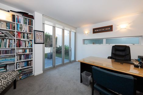 Photo of property in 3/245 Hurstmere Road, Takapuna, Auckland, 0622