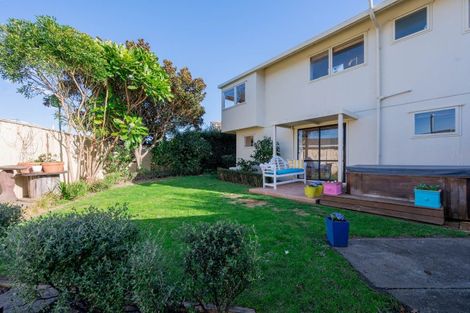Photo of property in 3 Moana Place, Taradale, Napier, 4112
