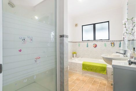 Photo of property in 74 Velma Road, Hillcrest, Auckland, 0627