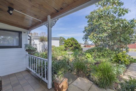 Photo of property in 5 Sunshine Place, Papakura, 2110