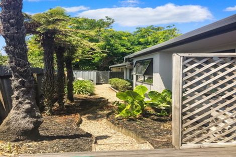 Photo of property in 22 Dover Road, St Andrews, Hamilton, 3200