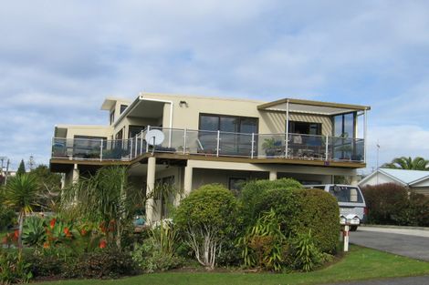 Photo of property in 10 Kauri Crescent, Snells Beach, 0920