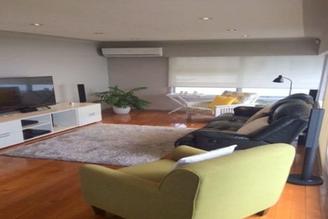 Photo of property in 73 Sylvan Avenue, Northcote, Auckland, 0627