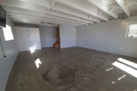 Photo of property in 37 Seaview Road, Paremata, Porirua, 5024