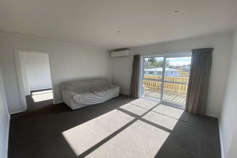 Photo of property in 10 Oriel Place, Tawa, Wellington, 5028