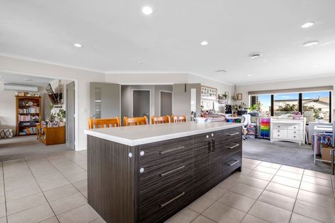 Photo of property in 15 Carroll Place, Owhata, Rotorua, 3010