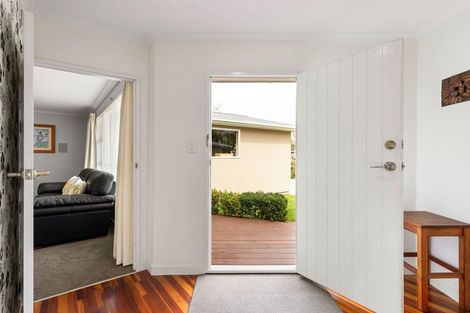 Photo of property in 9 Patea Place, Terrace End, Palmerston North, 4410