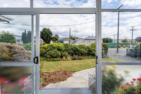 Photo of property in 1 Dixon Street, Waimate, 7924