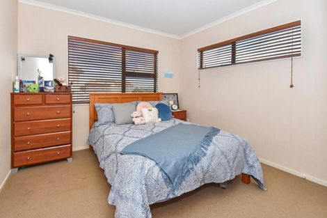 Photo of property in 13 Savona Drive, Flat Bush, Auckland, 2016