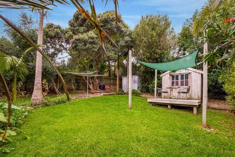 Photo of property in 52 Pemberton Avenue, Bayview, Auckland, 0629