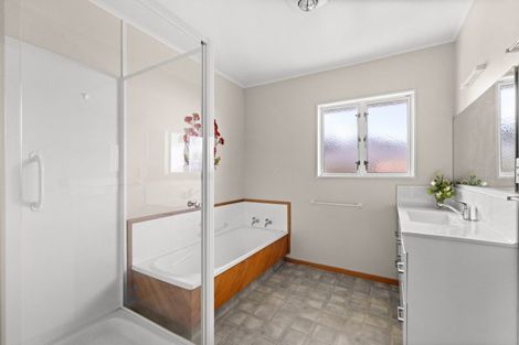 Photo of property in 12 Bennelong Place, Havelock North, 4130