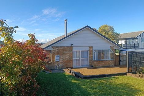 Photo of property in 3/166 Bradbury Road, Botany Downs, Auckland, 2010