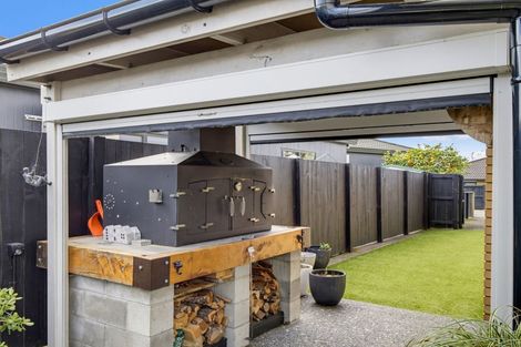 Photo of property in 16a Bullmore Place, Pukehangi, Rotorua, 3015