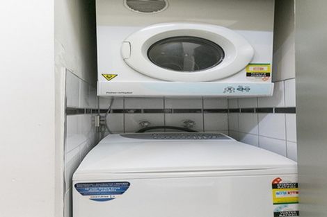 Photo of property in Hb Apartments, 4/3 Holland Street, Te Aro, Wellington, 6011