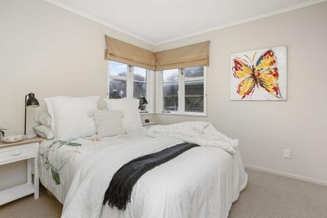 Photo of property in 1/2a Dallinghoe Crescent, Milford, Auckland, 0620