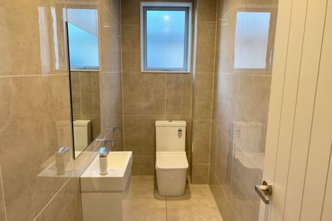 Photo of property in 38 Travis View Drive, Fairview Heights, Auckland, 0632