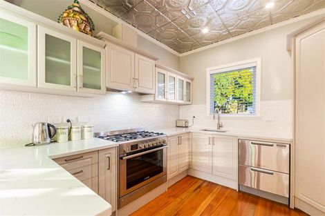 Photo of property in 7 Waterfront Road, Mangere Bridge, Auckland, 2022