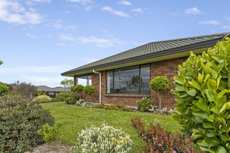 Photo of property in 2 Masefield Terrace, Kelvin Grove, Palmerston North, 4414