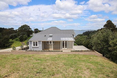 Photo of property in 204 Cape Rodney Road, Leigh, 0985
