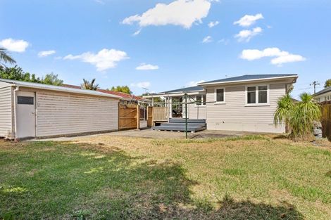 Photo of property in 77 Dale Crescent, Pakuranga, Auckland, 2010