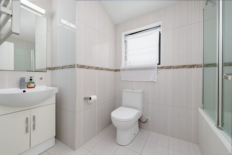 Photo of property in 93 Waitaki Street, Henderson, Auckland, 0612