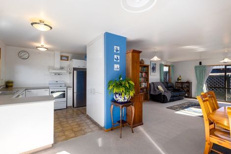 Photo of property in 1/165 Prestons Road, Redwood, Christchurch, 8051