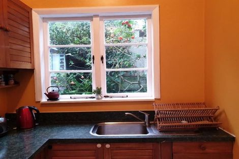 Photo of property in 25 Royal Street, Berhampore, Wellington, 6023