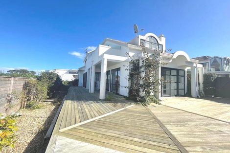 Photo of property in 10b Beach Road, Castor Bay, Auckland, 0620