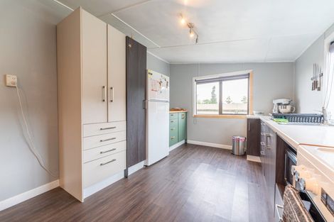 Photo of property in 24 Queen Street, Pareora, 7912