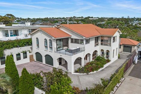 Photo of property in 18 Folkestone Street, Murrays Bay, Auckland, 0630