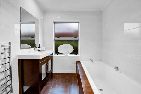 Photo of property in 81 Pacific Drive, Fitzherbert, Palmerston North, 4410