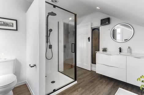 Photo of property in 9 Pakuranga Road, Pakuranga, Auckland, 2010